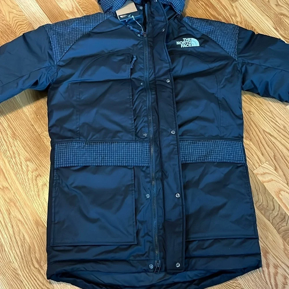 Urban Outfitters x North Face Dryvent Rusts Jacket Size Small NWT